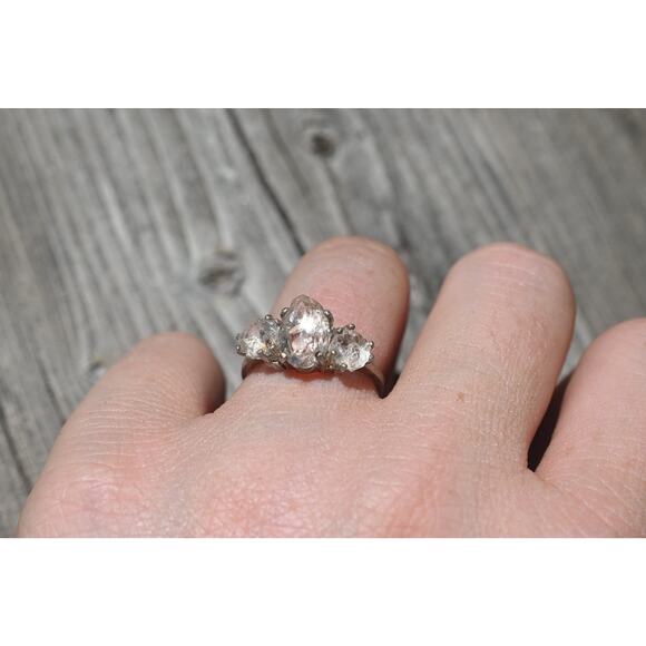 alternative raw diamond engagement rings, raw crystal size 4 5 6 7 8 8 9 10 11 - Picture 4 of 6